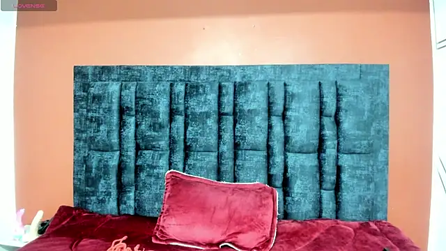 Aurora Doll  online show from 14, 11, 2025