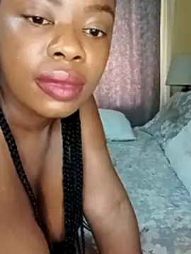 Snapshot of Luciouslips00 chatting on 28, 11, 2025 Luciouslips00 online show from 28, 11, 2025