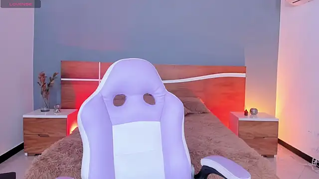 Snapshot of Lola_sweeet18 chatting on 20, 6, 2026 Lola sweeet18 online show from 20, 6, 2026