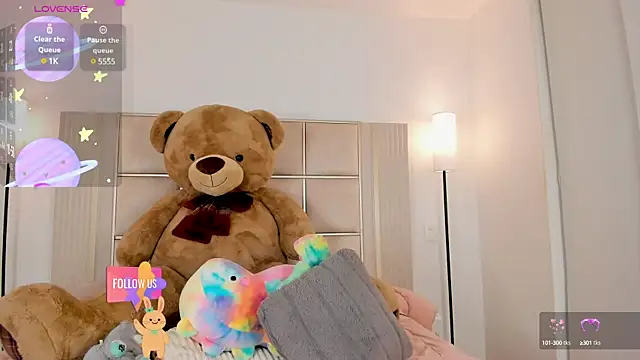 Snapshot of saraamiller_ chatting on 5, 3, 2025 saraamiller online show from 5, 3, 2025