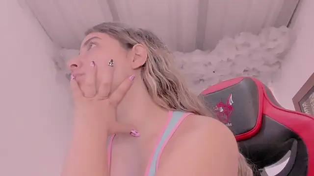 Lauu G online show from 4, 10, 2025