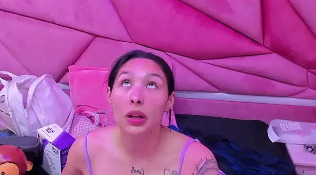 Snapshot of ChloeeTompson_ chatting on 5, 3, 2025 ChloeeTompson online show from 5, 3, 2025