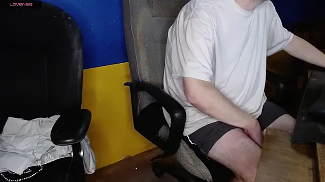 shyhuskyguy online show from 5, 12, 2025