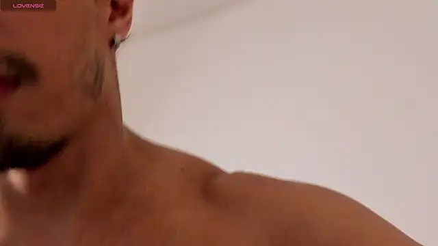 Snapshot of Lorenzoferrec chatting on 16, 12, 2025 Lorenzoferrec online show from 16, 12, 2025