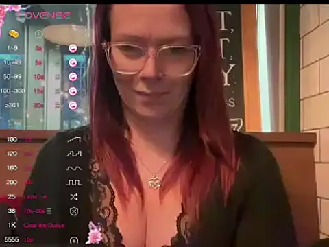 Snapshot of MelodyRoseUk chatting on 8, 12, 2024 MelodyRoseUk online show from 8, 12, 2024