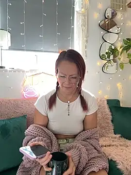 Snapshot of MelodyRoseUk chatting on 22, 9, 2025 MelodyRoseUk online show from 22, 9, 2025