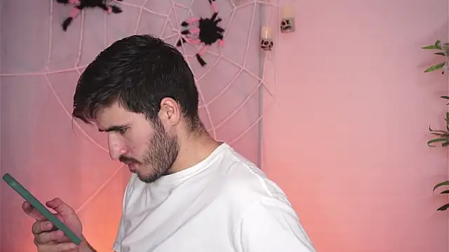 Tony Wylie online show from 20, 10, 2025