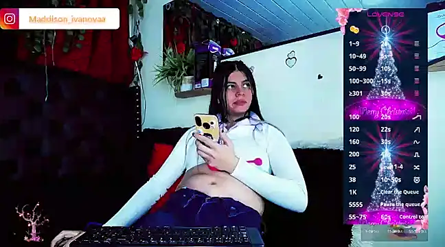 Madisson Ivanova online show from 7, 12, 2024