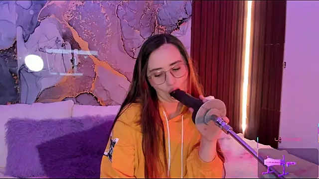 centaurigirl online show from 15, 12, 2025