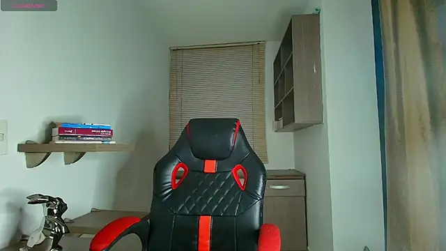 Snapshot of KazzuRoux001 chatting on 6, 12, 2024 KazzuRoux001 online show from 6, 12, 2024