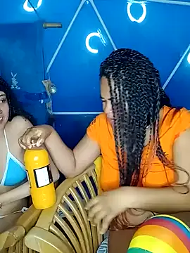 Snapshot of DANIELA_MICHEL chatting on 17, 12, 2024 DANIELA MICHEL online show from 17, 12, 2024