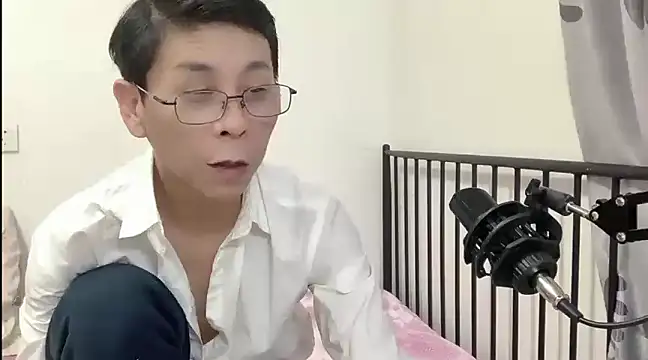 Snapshot of TGH521 chatting on 10, 1, 2025 TGH521 online show from 10, 1, 2025