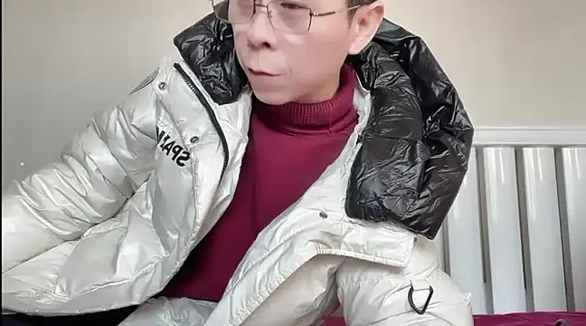 Snapshot of TGH521 chatting on 18, 1, 2025 TGH521 online show from 18, 1, 2025