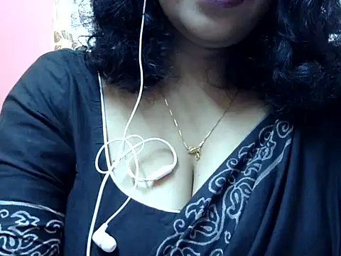 Snapshot of Riya_riyaa chatting on 15, 12, 2024 Riya riyaa online show from 15, 12, 2024