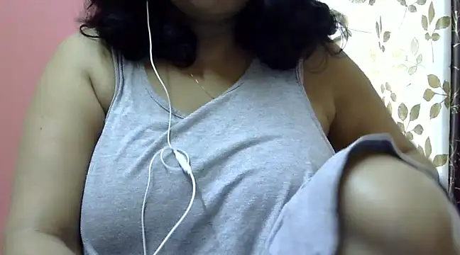 Snapshot of Riya_riyaa chatting on 7, 1, 2025 Riya riyaa online show from 7, 1, 2025