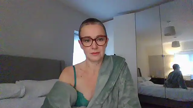 ELEGANT-ARIA36 online show from 7, 1, 2025