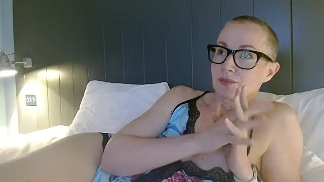 ELEGANT-ARIA36 online show from 22, 3, 2026