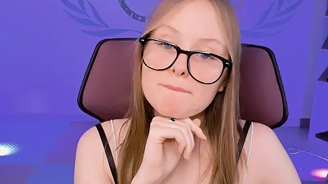 Snapshot of VivienLeeigh chatting on 12, 1, 2025 VivienLeeigh online show from 12, 1, 2025