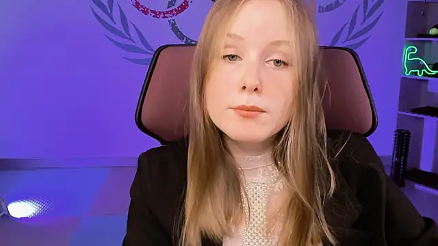 Snapshot of VivienLeeigh chatting on 7, 2, 2025 VivienLeeigh online show from 7, 2, 2025