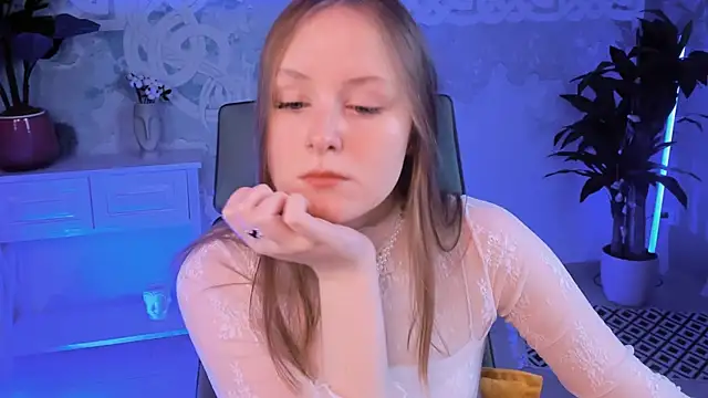 Snapshot of VivienLeeigh chatting on 8, 2, 2025 VivienLeeigh online show from 8, 2, 2025