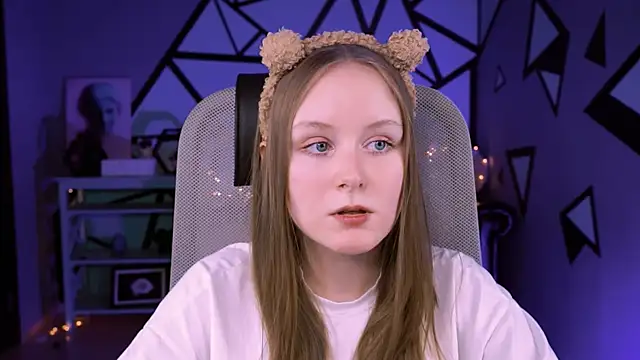 Snapshot of VivienLeeigh chatting on 13, 2, 2025 VivienLeeigh online show from 13, 2, 2025