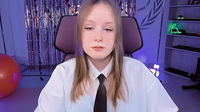 Snapshot of VivienLeeigh chatting on 9, 3, 2025 VivienLeeigh online show from 9, 3, 2025