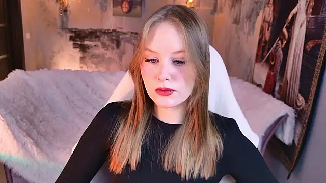 VivienLeeigh online show from 9, 3, 2026