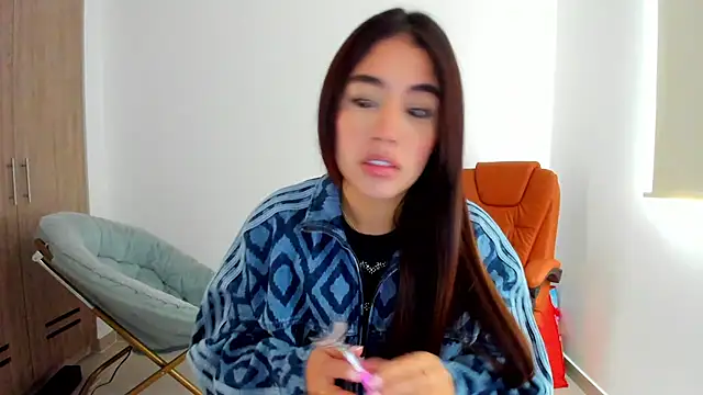 AriaMontgomery online show from 6, 3, 2025