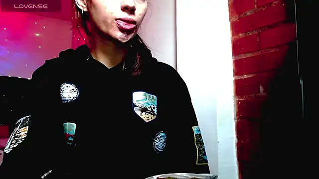 holy juli online show from 19, 11, 2025