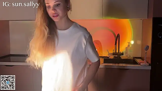 Snapshot of sunsally chatting on 20, 6, 2026 sunsally online show from 20, 6, 2026