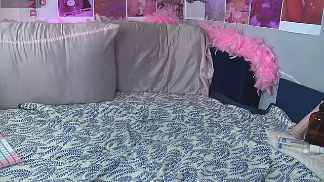 MiraMilf online show from 9, 12, 2024