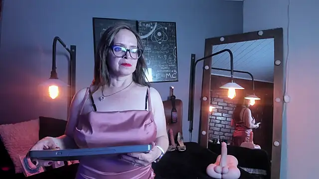 Snapshot of Samantha_mature56 chatting on 3, 10, 2025 Samantha mature56 online show from 3, 10, 2025