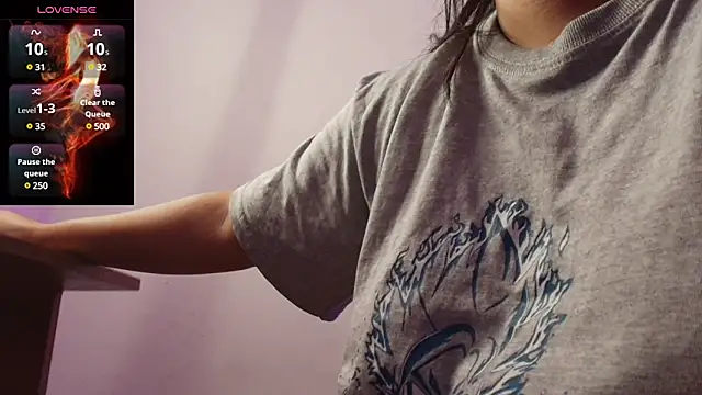 Snapshot of EmilySavvato chatting on 23, 1, 2025 EmilySavvato online show from 23, 1, 2025