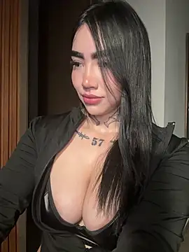 Nickiiiii online show from 3, 3, 2026