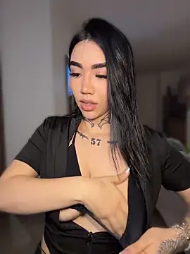 Nickiiiii online show from 18, 6, 2026