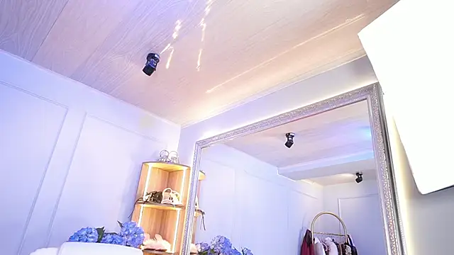 elasummer online show from 14, 4, 2026