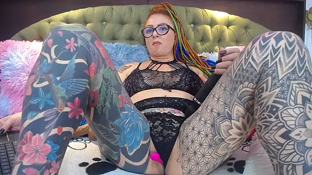 Snapshot of EMILY_ROUSSE71 chatting on 14, 3, 2025 EMILY ROUSSE71 online show from 14, 3, 2025