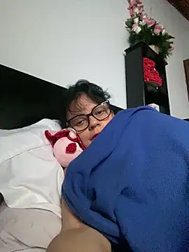 Snapshot of Sharongirl07 chatting on 4, 12, 2025 Sharongirl07 online show from 4, 12, 2025