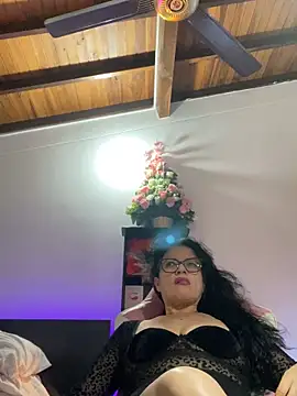 Snapshot of Sharongirl07 chatting on 14, 12, 2025 Sharongirl07 online show from 14, 12, 2025