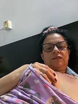 Snapshot of Sharongirl07 chatting on 17, 12, 2025 Sharongirl07 online show from 17, 12, 2025