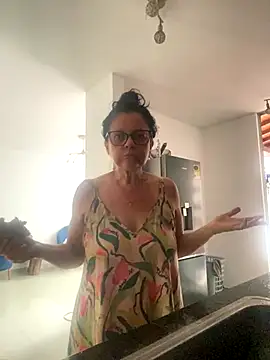 Snapshot of Sharongirl07 chatting on 6, 1, 2026 Sharongirl07 online show from 6, 1, 2026