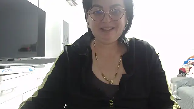 Amandamuller1982 online show from 9, 11, 2025