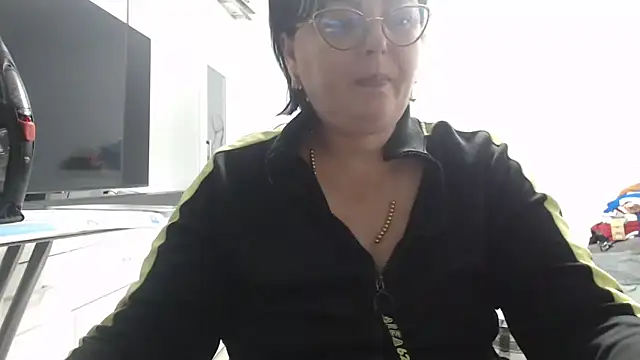 Amandamuller1982 online show from 11, 11, 2025