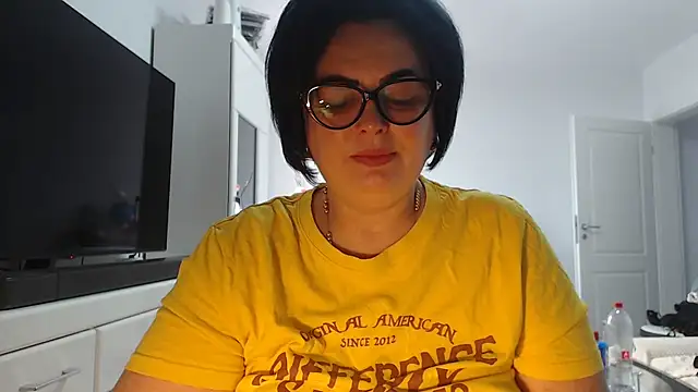 Snapshot of Amandamuller1982 chatting on 6, 7, 2026 Amandamuller1982 online show from 6, 7, 2026