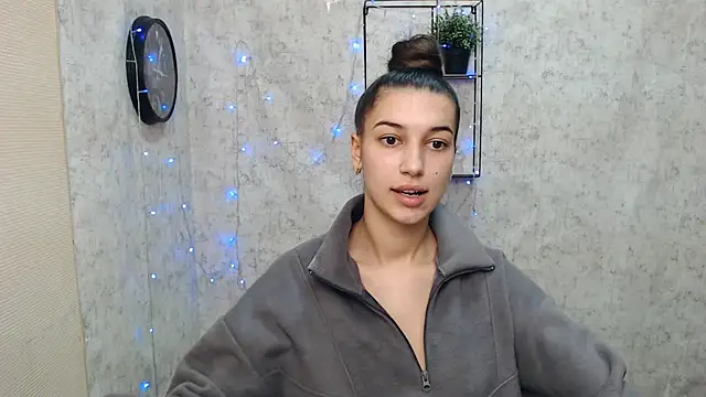 KarolinaRosse  online show from 14, 1, 2025