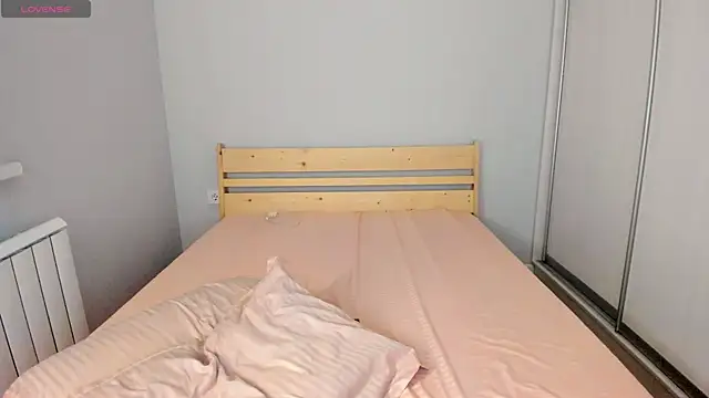 Snapshot of dragon_princesss chatting on 3, 2, 2025 dragon princesss online show from 3, 2, 2025