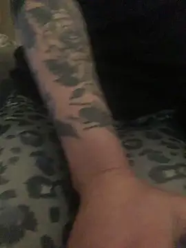 Snapshot of zra_andre chatting on 8, 2, 2025 zra andre online show from 8, 2, 2025