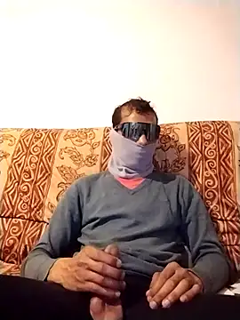 Snapshot of mehdi-l7away chatting on 25, 4, 2026 mehdi-l7away online show from 25, 4, 2026