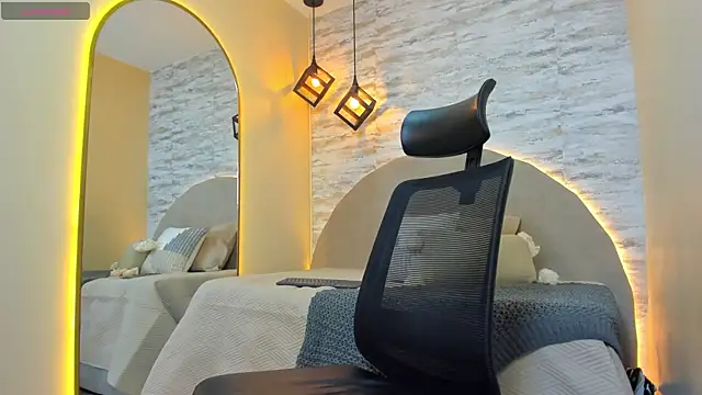 Aron Bolt online show from 8, 11, 2025