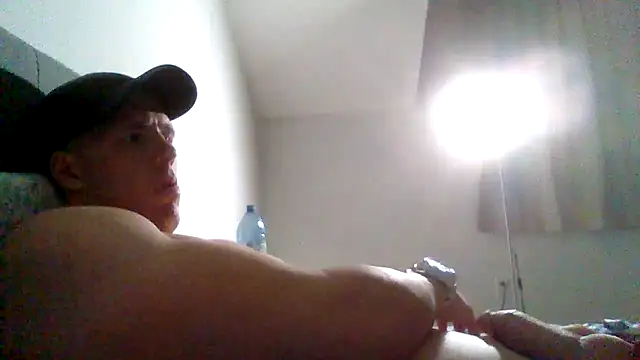 Snapshot of parkerxmuscle chatting on 12, 12, 2024 parkerxmuscle online show from 12, 12, 2024